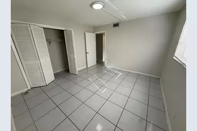 3880  Woodside Dr, Coral Springs, FL 33065 - Photo 10