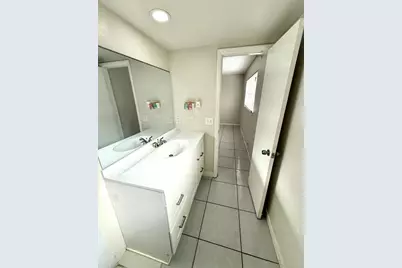 3880  Woodside Dr, Coral Springs, FL 33065 - Photo 14