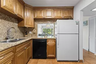 2312 S Cypress Bend Dr, Pompano Beach, FL 33069 - Photo 16