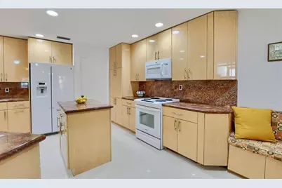 65  Centennial Ct, Unit #65, Deerfield Beach, FL 33442 - Photo 6