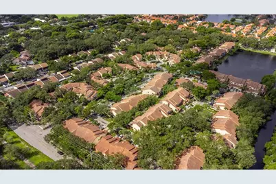 3351  Emerald Oaks Dr, Unit #103, Hollywood, FL 33021 - Photo 8