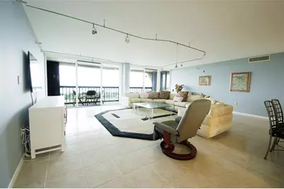 2480  Presidential Way, Unit #1903, West Palm Beach, FL 33401 - Photo 4