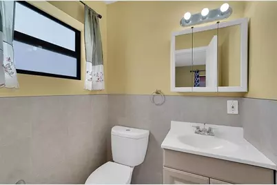 2870 NW 22 Street, Fort Lauderdale, FL 33311 - Photo 24