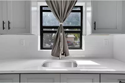 2870 NW 22 Street, Fort Lauderdale, FL 33311 - Photo 12