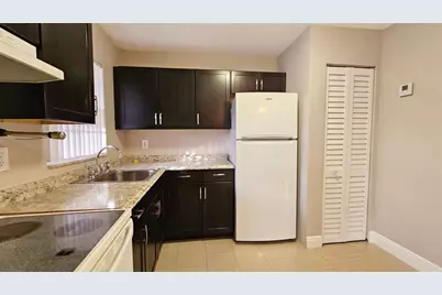 416  Lakeside Dr, Unit #129, Margate, FL 33063 - Photo 2