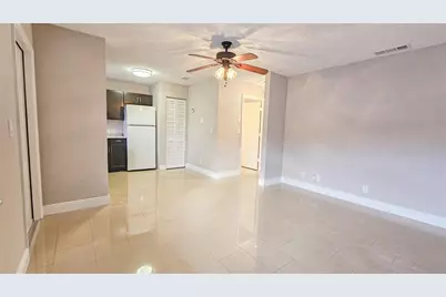 416  Lakeside Dr, Unit #129, Margate, FL 33063 - Photo 4