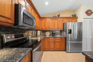 690 Fox Creek Ct, Weston, FL 33327 - Photo 14