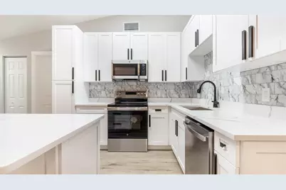6411 NW 54th Dr, Coral Springs, FL 33067 - Photo 8