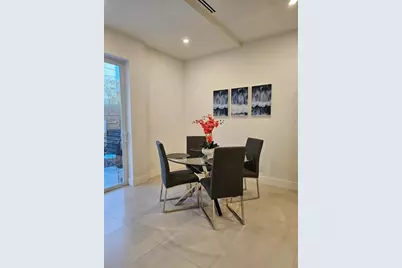 2275 SE 7th St, Pompano Beach, FL 33062 - Photo 10