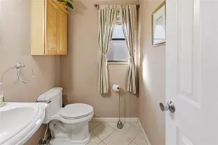 11060 Lakeview Dr, Coral Springs, FL 33071 - Photo 16