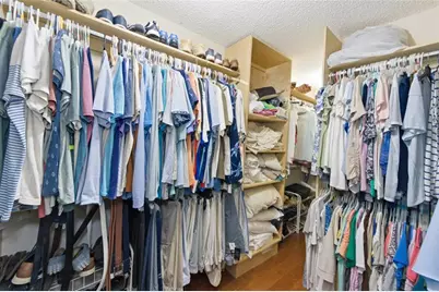 11060  Lakeview Dr, Coral Springs, FL 33071 - Photo 22