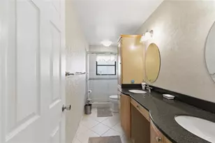 11060 Lakeview Dr, Coral Springs, FL 33071 - Photo 26