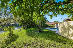 11060 Lakeview Dr, Coral Springs, FL 33071 - Photo 34