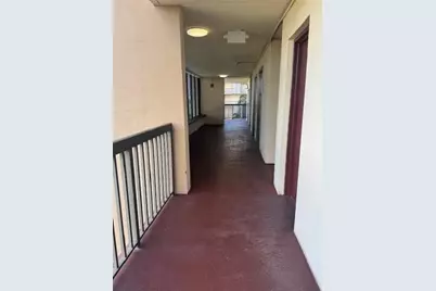 3301 N Country Club Dr, Unit #506, Miami, FL 33180 - Photo 10