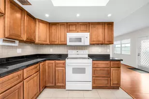 2069 Oakridge F, Deerfield Beach, FL 33442 - Photo 8