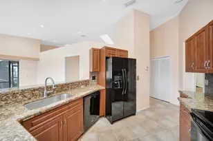 8507 NW 83rd St, Tamarac, FL 33321 - Photo 14