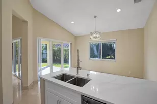 8452 NW 47th St, Coral Springs, FL 33067 - Photo 6