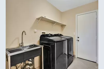 8452 NW 47th St, Coral Springs, FL 33067 - Photo 16