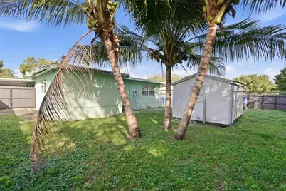 1320 NW 86th St, Miami, FL 33147 - Photo 32