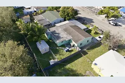 1320 NW 86th St, Miami, FL 33147 - Photo 38
