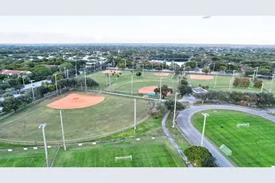 9861 Fairway Cove Lane, Plantation, FL 33324 - Photo 58