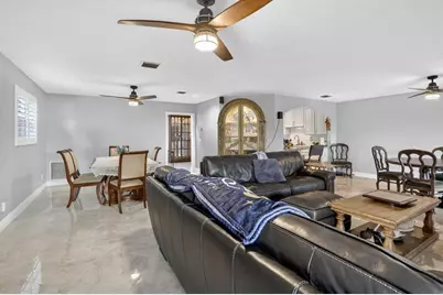 9861 Fairway Cove Lane, Plantation, FL 33324 - Photo 16