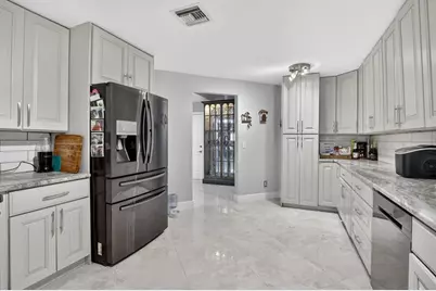 9861 Fairway Cove Lane, Plantation, FL 33324 - Photo 8