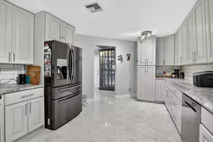 9861 Fairway Cove Ln, Plantation, FL 33324 - Photo 8