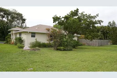 821 SW 13th Ct, Pompano Beach, FL 33060 - Photo 6