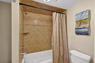 1040 Lake Shore Dr, Lake Park, FL 33403 - Photo 40