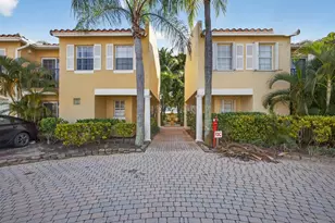 1040 Lake Shore Dr, Lake Park, FL 33403 - Photo 4