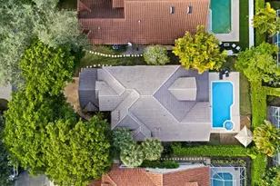 608 Misty Oaks Ln, Pompano Beach, FL 33069 - Photo 2