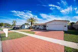 11040 NW 16th St, Pembroke Pines, FL 33026 - Photo 2