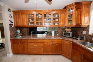 11040 NW 16th St, Pembroke Pines, FL 33026 - Photo 18