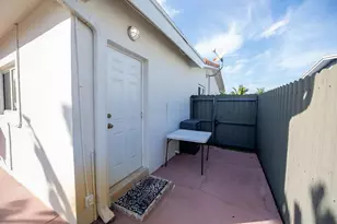 11040 NW 16th St, Pembroke Pines, FL 33026 - Photo 8