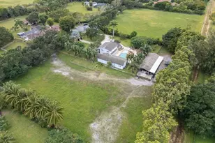 8233 Stagecoach Ln, Boca Raton, FL 33496 - Photo 2