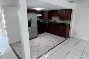 950 SW 74th Ave, North Lauderdale, FL 33068 - Photo 8