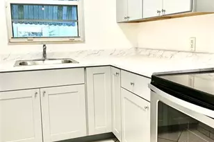 1645 NE 12th St, Fort Lauderdale, FL 33304 - Photo 2