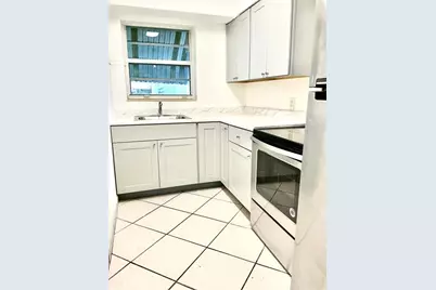 1645 NE 12th St, Unit #B, Fort Lauderdale, FL 33304 - Photo 1