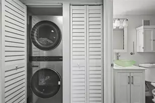 7840 NW 50th St, Lauderhill, FL 33351 - Photo 10