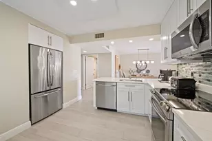 15451 Pembridge Dr, Delray Beach, FL 33484 - Photo 14