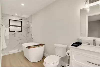 24  Castle Harbor Is, Fort Lauderdale, FL 33308 - Photo 28