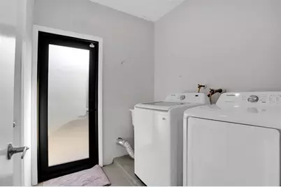 24  Castle Harbor Is, Fort Lauderdale, FL 33308 - Photo 32