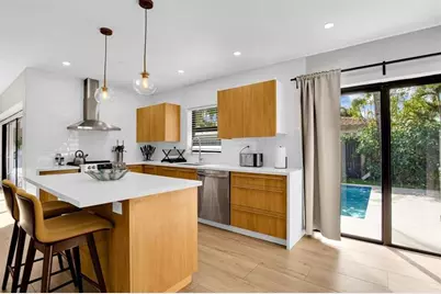 24  Castle Harbor Is, Fort Lauderdale, FL 33308 - Photo 18