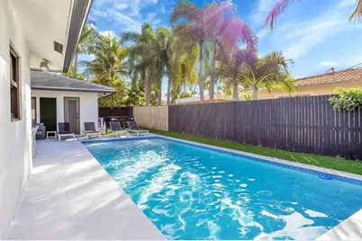 24  Castle Harbor Is, Fort Lauderdale, FL 33308 - Photo 2