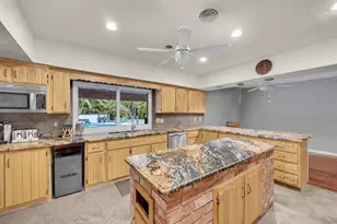 3999 NE 15th Ave, Oakland Park, FL 33334 - Photo 4