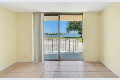 470  Executive Center Dr, Unit #1G, West Palm Beach, FL 33401 - Photo 2