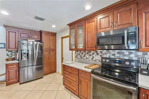 1678 NW 36th Ct, Oakland Park, FL 33309 - Photo 10