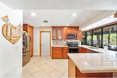 1678 NW 36th Ct, Oakland Park, FL 33309 - Photo 12