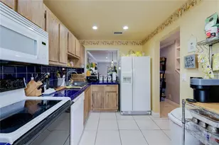 1225 NW 98th Terrace, Pembroke Pines, FL 33024 - Photo 18